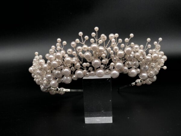 AR598 - Everlasting Tiara – Image 4