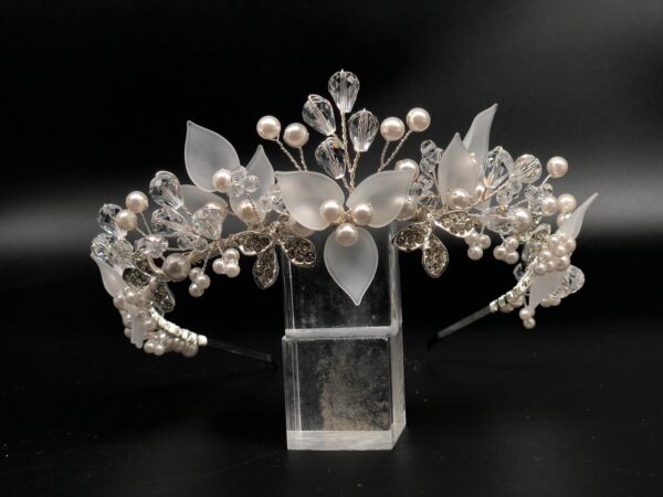 AR802 - Victoria Tiara – Image 2