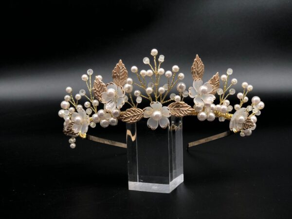 AR819 Sophia Floral Pearl Matt & Leaf Tiara – Image 3