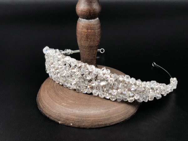 AR835 Olivia Crystal Tiara – Image 3
